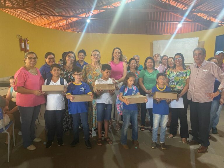 Volta as aulas: prefeito Nelson Cintra e secretária de Educação, Rita de Cássia, visitam escolas