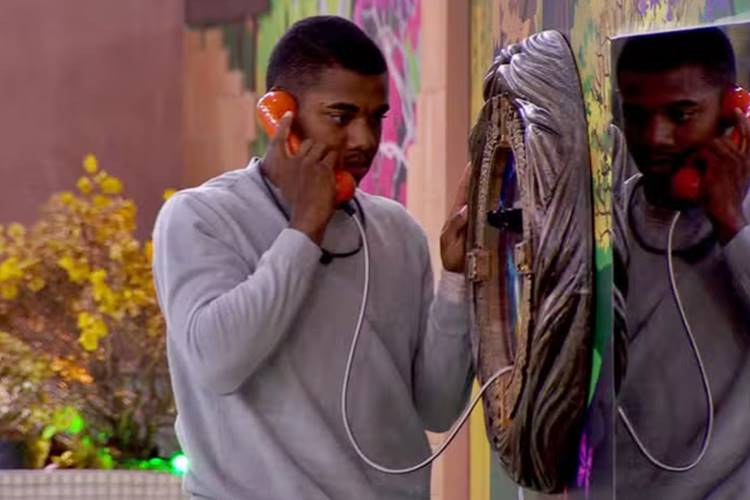 BBB24 - Davi atende o Big Fone