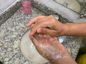 Hábito que pode salvar vidas: entenda a importância da higienização das mãos