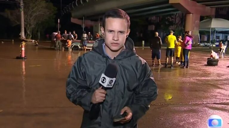 Repórter da Globo é atacado ao vivo em cobertura de tragédia no RS