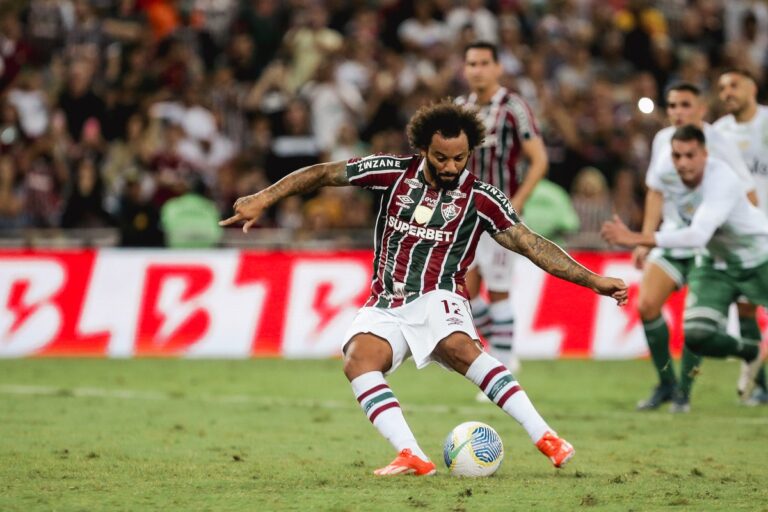 Com falha feia de Fábio, Fluminense empata com o Juventude no Maracanã