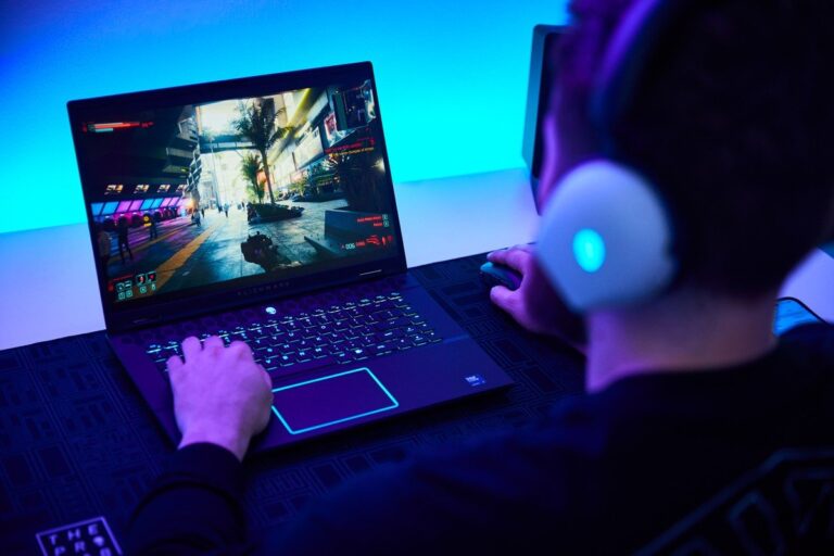 Dell anuncia Alienware m16 R2, notebook gamer com modo 'Stealth', no Brasil