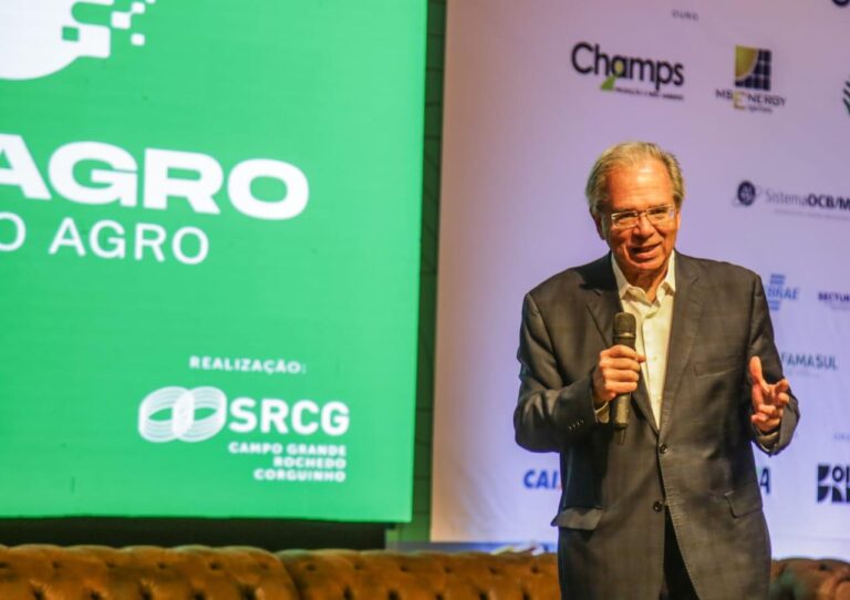 Guru da economia na gestão Bolsonaro, Paulo Guedes atrai fãs durante palestra em Campo Grande