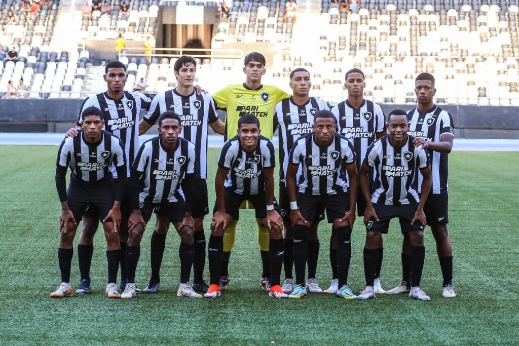 Insatisfeito com resultados na base, Botafogo demite profissionais e segue reformulação