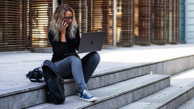 Mochila notebook feminina: 5 opções para deixar o laptop seguro