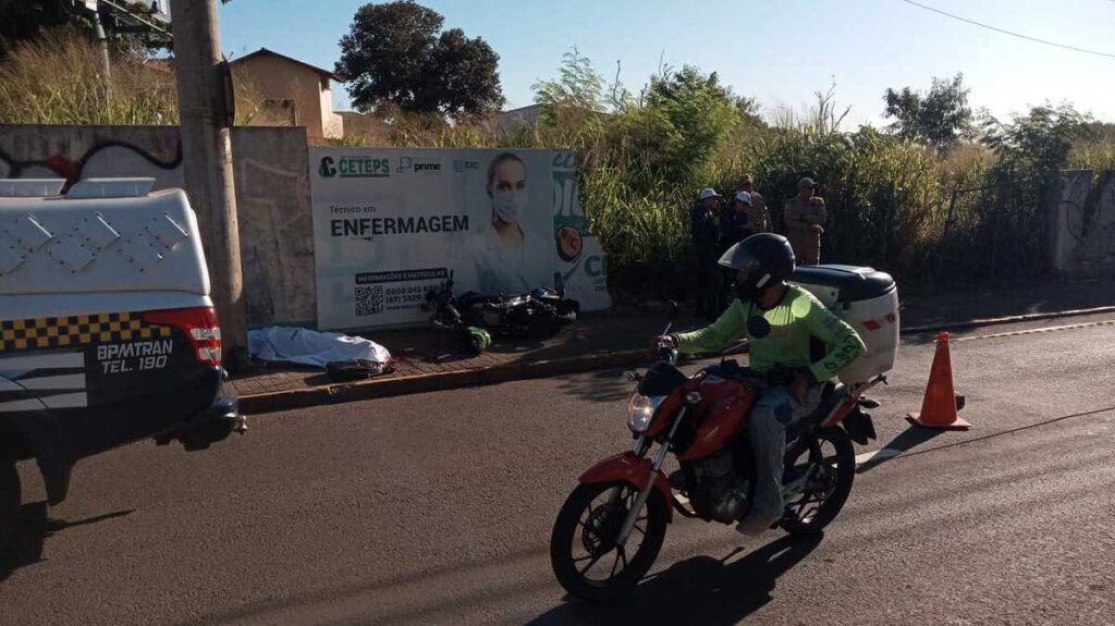 Olhar de motociclistas diante de 'colega' morto revela dor e revolta na Zahran (vídeo)