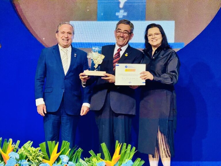 Prefeito Nelson Cintra celebra conquista do prêmio nacional do Sebrae por Porto Murtinho