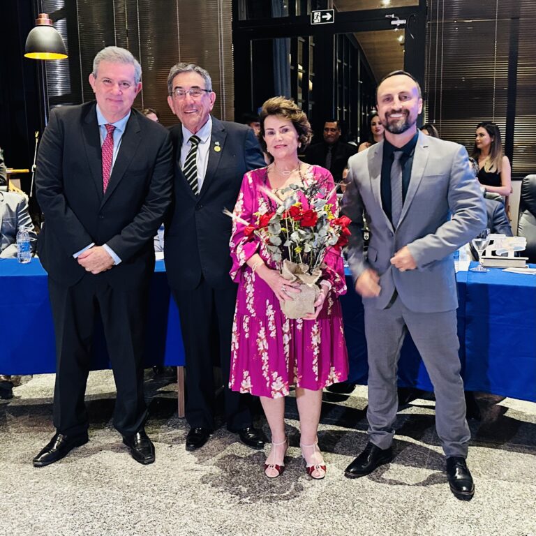 Sessão Solene Homenageia o Prefeito Nelson Cintra