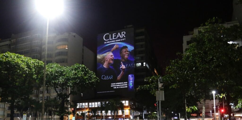 Vini Jr. e Erling Haaland fecham com Unilever e são os novos embaixadores da Clear