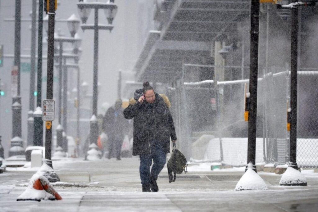 'Neve' rara é registrada na Filadélfia sob temperatura de 34 graus