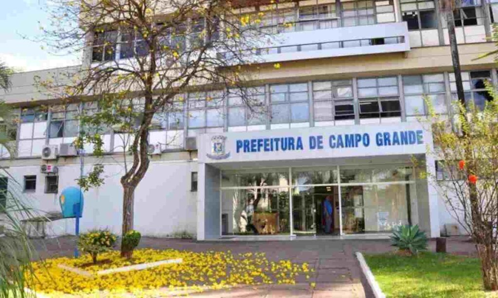 Ação pede que prefeitura de Campo Grande envie relação de servidores comissionados e temporários