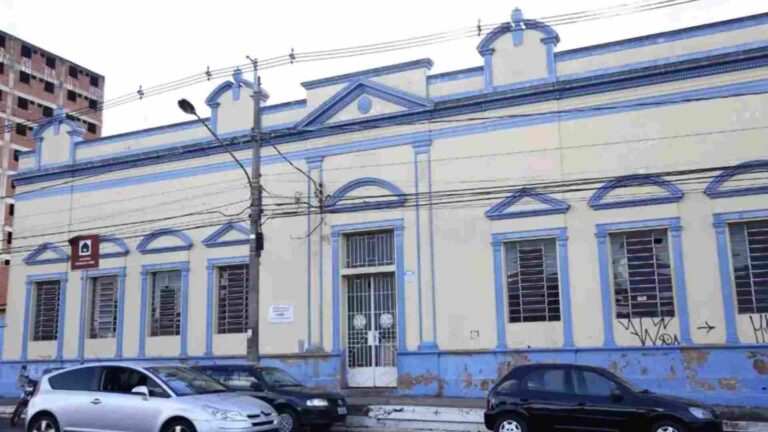 Perícia apura estragos em prédio de colégio histórico de 1916 em Campo Grande