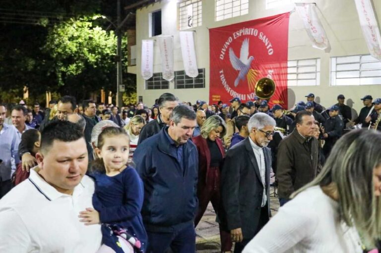 Riedel visita obras e participa da Festa do Divino Espírito Santo em Coxim