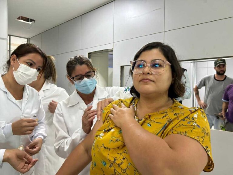 Vacinação segue em shoppings e atacadistas no fim de semana em Campo Grande