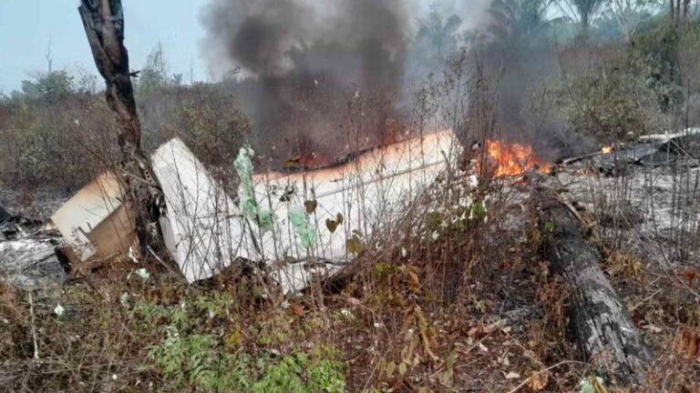 Avião de pequeno porte cai em zona rural do Mato Grosso; saiba detalhes