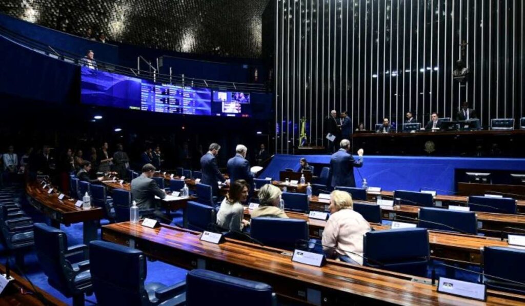 [ BASTIDORES ] Na corrida por presidência