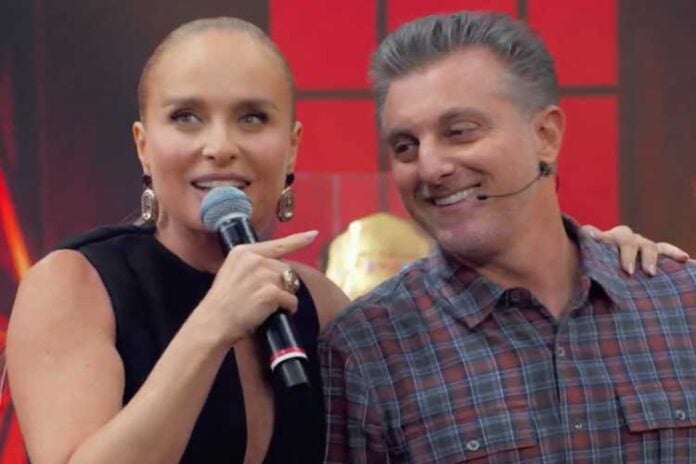 No ‘Domingão’, Luciano Huck fica sem jeito ao revelar apelido de Angélica: ‘Não consigo’