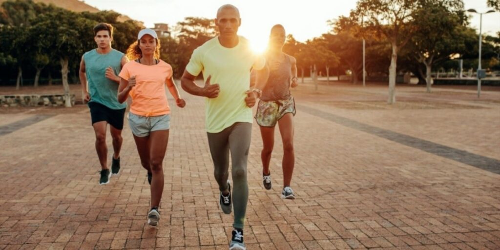 Pesquisa mostra que 89,9% dos atletas amadores de grupos esportivos praticam corrida de rua