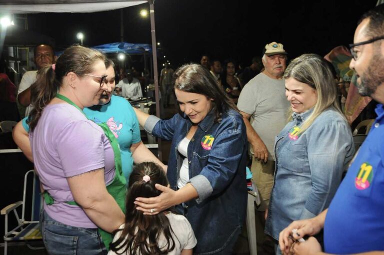 Adriane reafirma compromisso de investir em melhorias no Distrito de Anhanduí