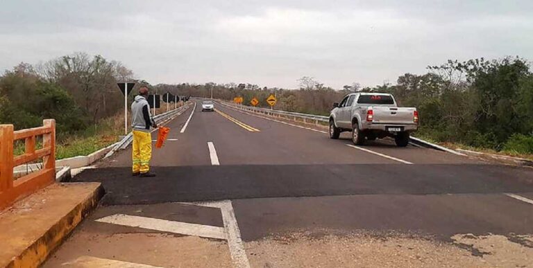 Agesul sinaliza e instala quebra-molas em ponte com defeito na 'Estrada do 21' (vídeo)