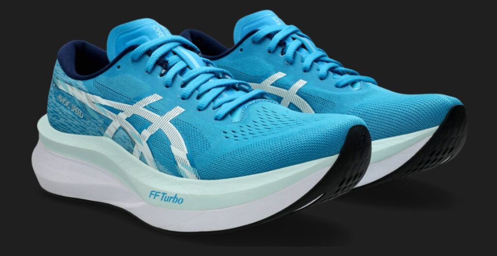 Asics apresenta Magic Speed 4 com placa de carbono reposicionada e dupla de espumas na entressola