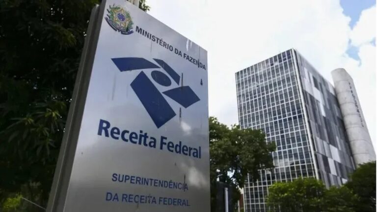 Dez milhões de pessoas e empresas podem ter CPFs ou CNPJs suspensos pela Receita Federal. Entenda