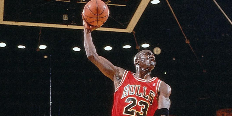 Como Michael Jordan tornou-se o primeiro esportista a entrar para a lista da Forbes dos mais ricos dos EUA