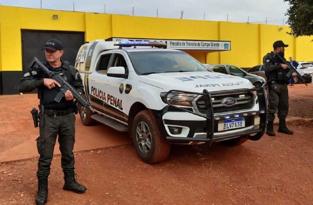 Gestão Riedel: Polícia Penal assume transferência de presos para outros estados