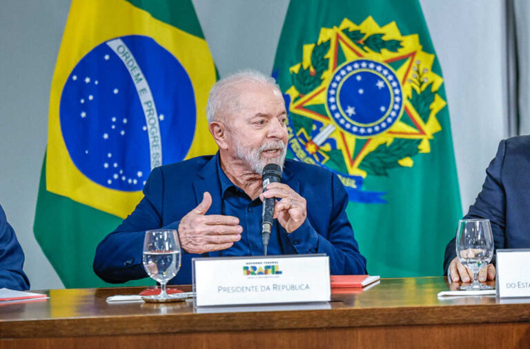 Quaest: aprovação do governo Lula cai para 51%. Rejeição vai a 45%