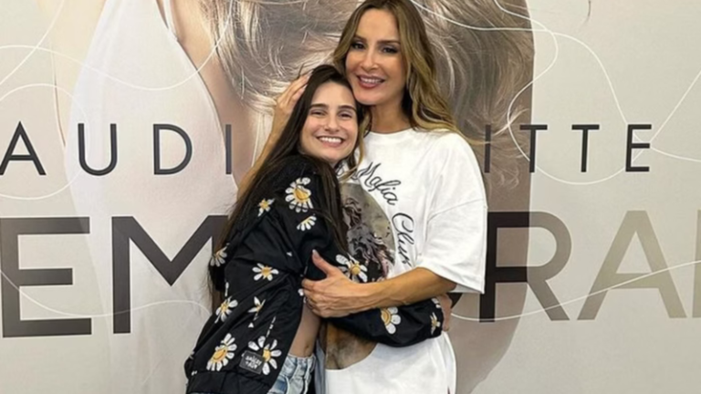 Bailarina de Claudia Leitte morre aos 21 anos: 'Inesquecível'