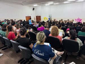 Coordenadores da REME do 6º ao 9º ano participam de formação sobre importância da leitura