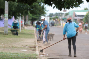 Prefeitura reforça zeladoria com ações diárias para manter cidade limpa e iluminada