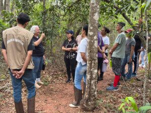 Professores da REME aprimoram conhecimento sobre Meio Ambiente em trilha educativa no Parque Matas do Segredo