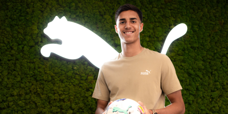 Vitor Reis, do Palmeiras, renova contrato com a Puma