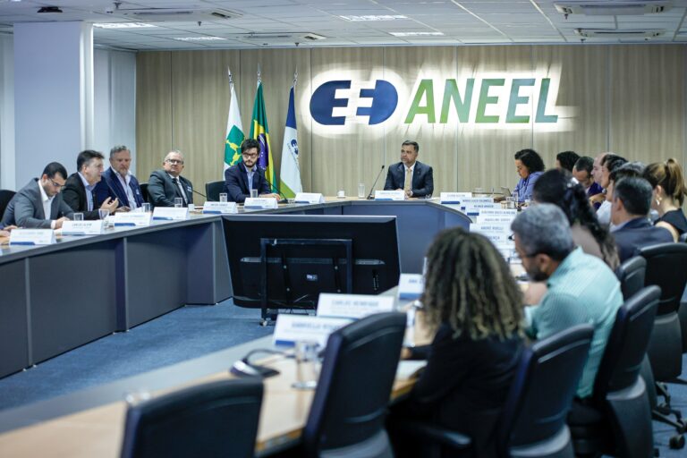 AGEMS debate na Aneel o aperfeiçoamento de convênios no setor elétrico e a importância da descentralização pelas agências reguladoras estaduais