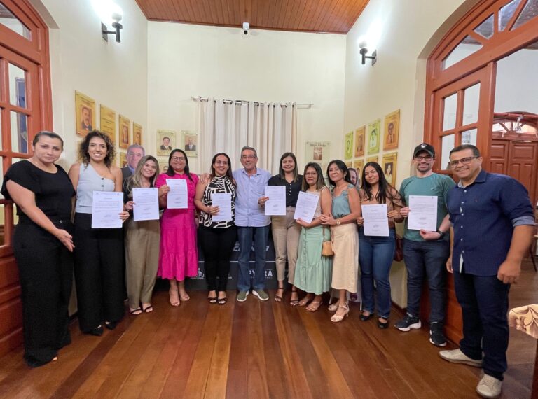 Prefeito Nelson Cintra Dá Posse a Novos Servidores em Porto Murtinho