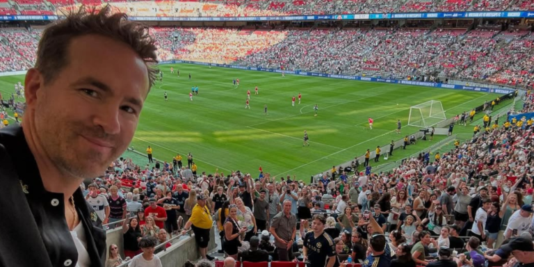 Ryan Reynolds e Rob McElhenney, donos do Wrexham, viram sócios de time na Colômbia