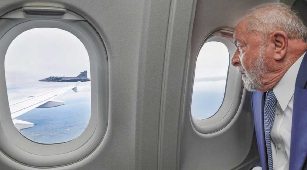 'Voa Brasil' de Lula vira fracasso e vende apenas 1% das passagens no Brasil