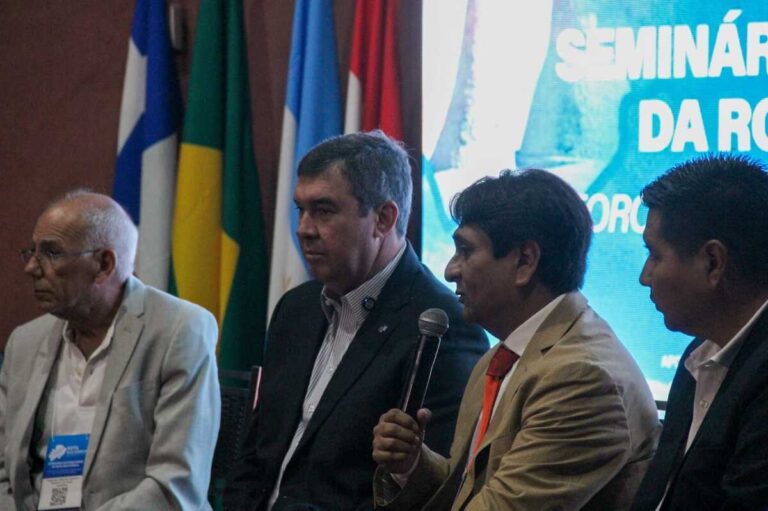 A gestores da Bioceânica, Riedel elogia 70% da ponte em Porto Murtinho: 'está no prazo'