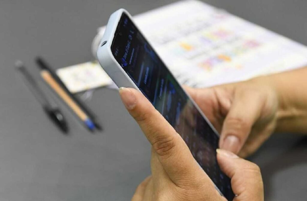 Celular com aluno na escola, só desligado, avisa Secretaria de Educação em MS