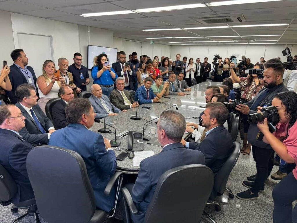 Claro reafirma compromisso com o diálogo e anuncia prioridades para a nova gestão