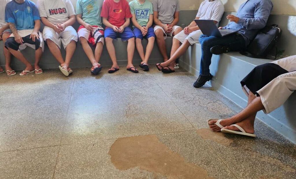 Defensoria denuncia violação de direitos humanos de menores internados em Campo Grande