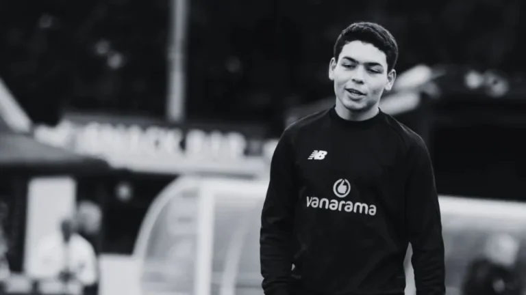 Jogador brasileiro de time da 6ª divisão inglesa morre aos 19 anos