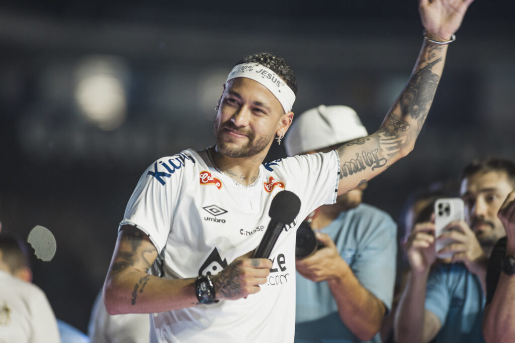 Neymar faz Santos ganhar mais de 4,5 milhões de seguidores