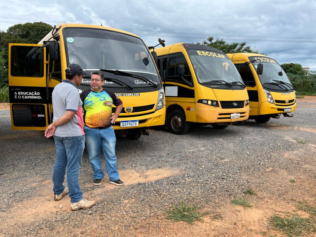 Ônibus escolares recebem vistoria para volta às aulas