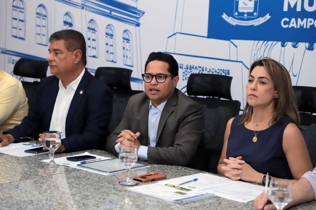 Papy celebra participação de vereadores em emendas e anuncia R$ 110 mi em viadutos