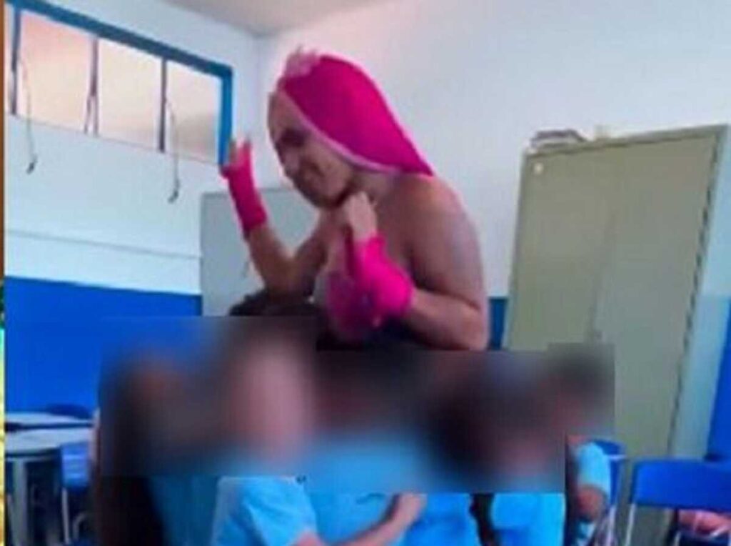 Semed monitora situação de 'professora Barbie' alvo de Nikolas e 'tropa conservadora'