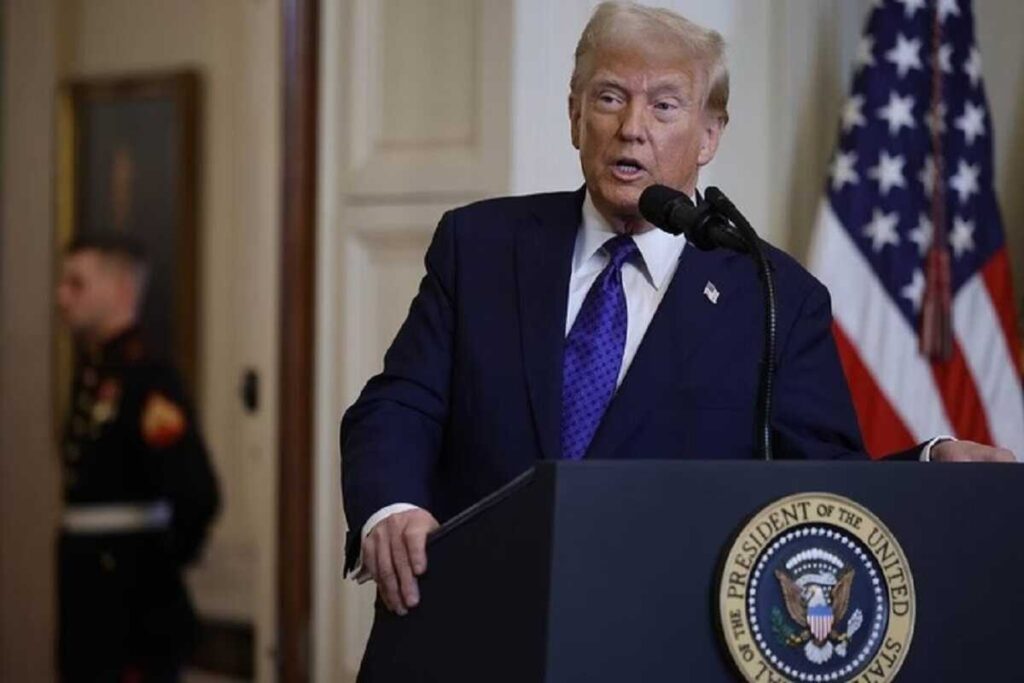 Trump quer acabar com os canudos de papel: "De volta ao plástico"