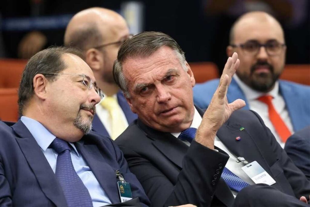 Advogado de Bolsonaro no STF: "Ele não participou do 8/1, repudiou"