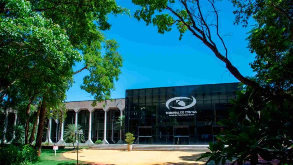 Decisão judicial mantém salário de conselheiros do Tribunal de Contas de MS